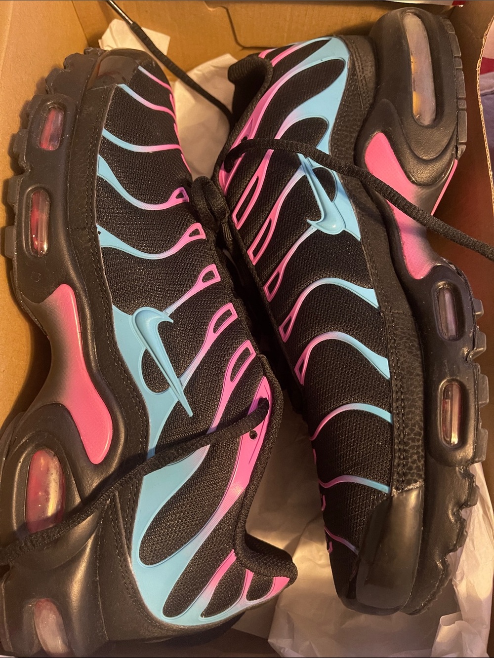Nike Men's Black Athletic Shoes with Pink and Light Blue Accents